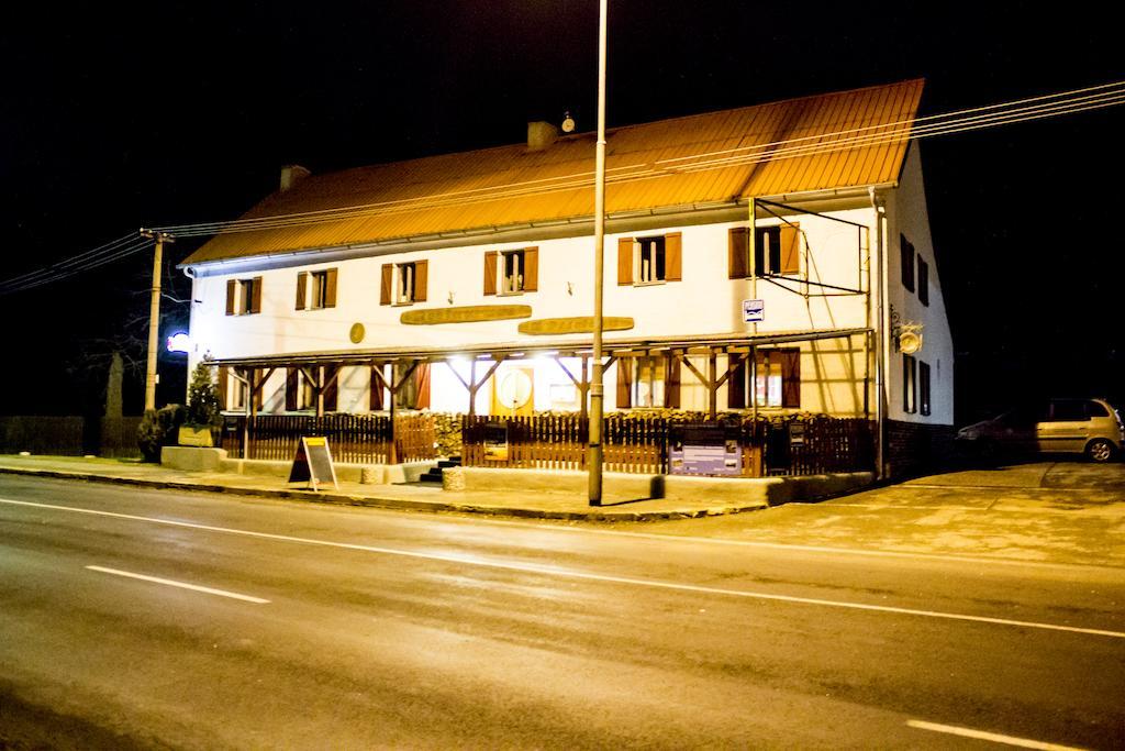 Pension U Pristavu Pomezi nad Ohri Exteriör bild